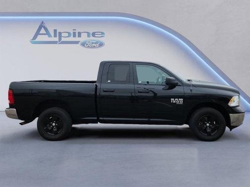 Diamond Black Crystal Pearlcoat 2024 RAM 1500 Classic SLT
