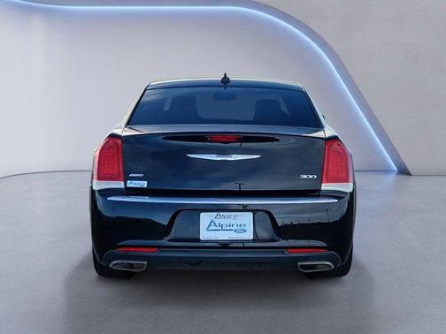 2018 Chrysler 300 Limited