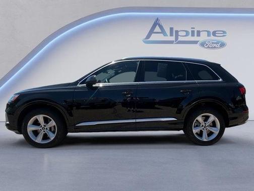 2022 Audi Q7 45 Premium Plus