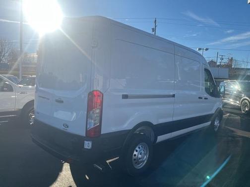 2026 Ford Transit-250 148 WB Medium Roof Cargo