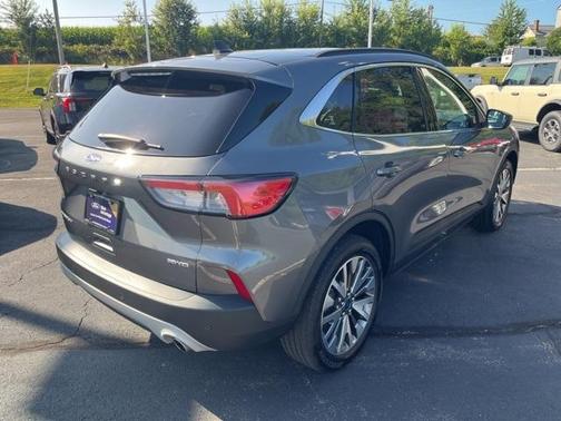 2022 Ford Escape Titanium