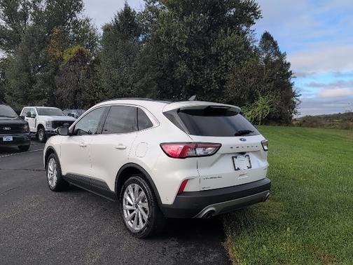2022 Ford Escape TITANIUM