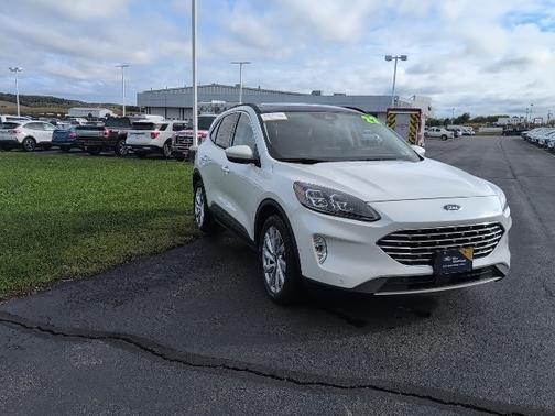 2022 Ford Escape TITANIUM
