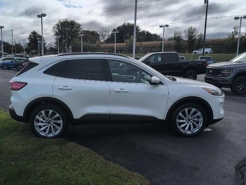2022 Ford Escape Titanium