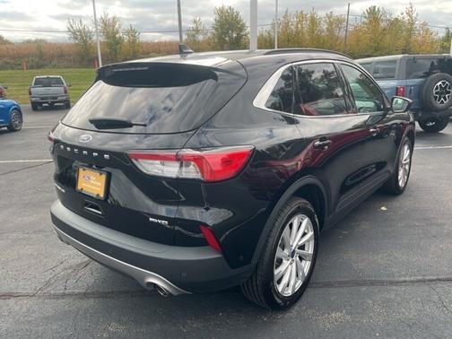 2022 Ford Escape TITANIUM