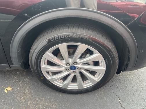 2022 Ford Escape TITANIUM
