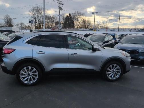 2022 Ford Escape Titanium