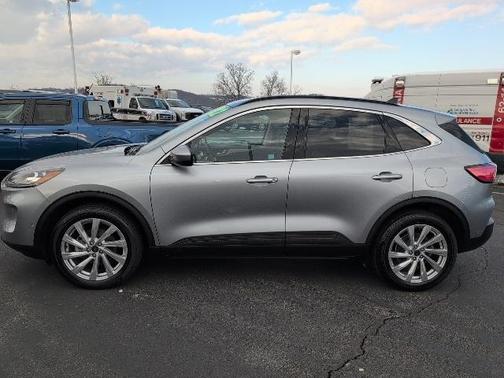 2022 Ford Escape Titanium