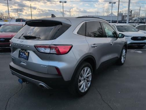 2022 Ford Escape TITANIUM