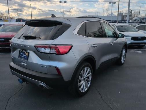 2022 Ford Escape TITANIUM