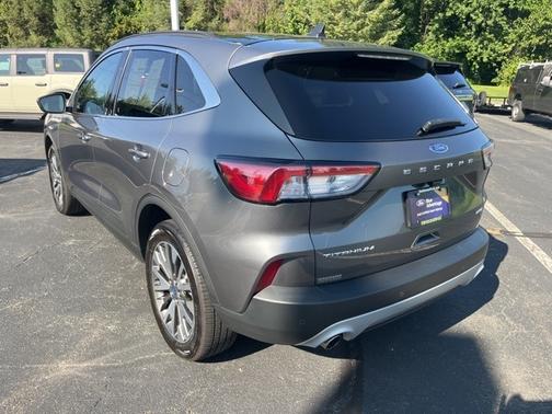 2022 Ford Escape TITANIUM
