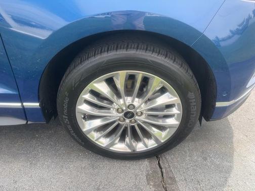 ATLAS BLUE 2024 Ford Edge TITANIUM