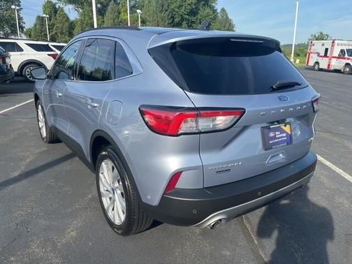 2022 Ford Escape TITANIUM