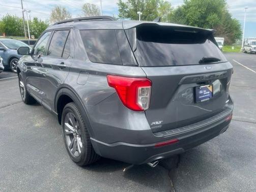 CARBONIZED GRAY METALLIC 2022 Ford Explorer XLT