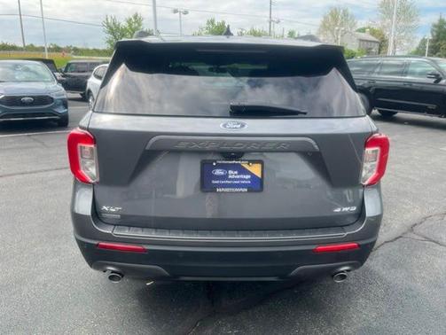 CARBONIZED GRAY METALLIC 2022 Ford Explorer XLT