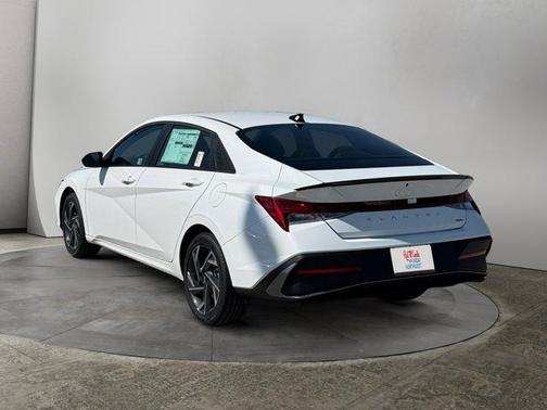 2025 Hyundai ELANTRA HEV SEL Sport