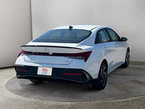 2025 Hyundai ELANTRA HEV SEL Sport