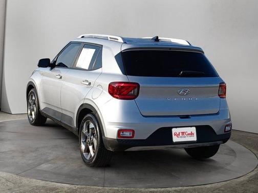 2022 Hyundai VENUE SEL