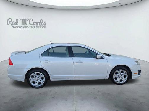 White Platinum Clearcoat Metallic 2011 Ford Fusion SE