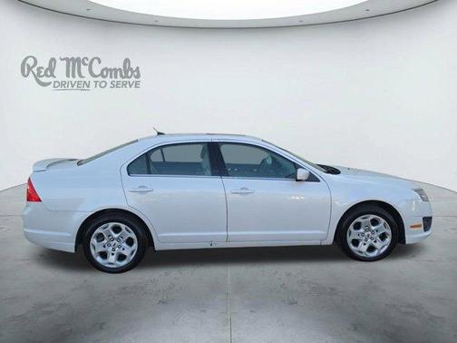 White Platinum Clearcoat Metallic 2011 Ford Fusion SE