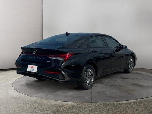 2025 Hyundai ELANTRA HEV Blue
