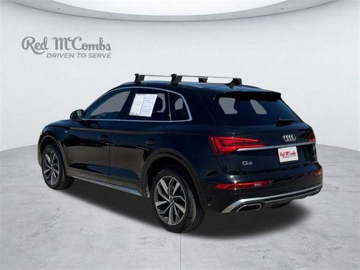 Mythos Black Metallic 2022 Audi Q5 45 S line quattro Premium