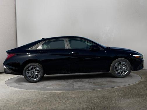 2025 Hyundai ELANTRA HEV Blue