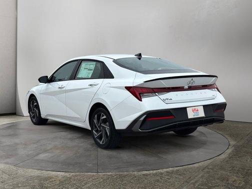 2025 Hyundai ELANTRA HEV SEL Sport