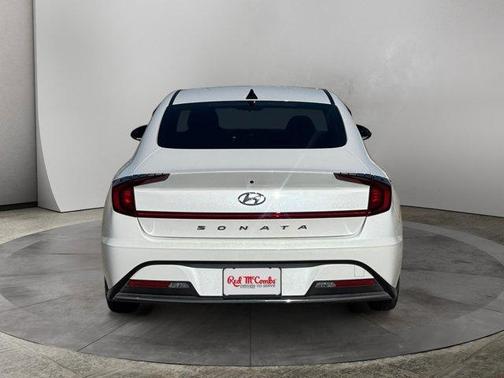 2022 Hyundai SONATA SE