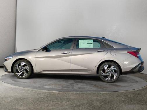 2025 Hyundai ELANTRA HEV SEL Sport