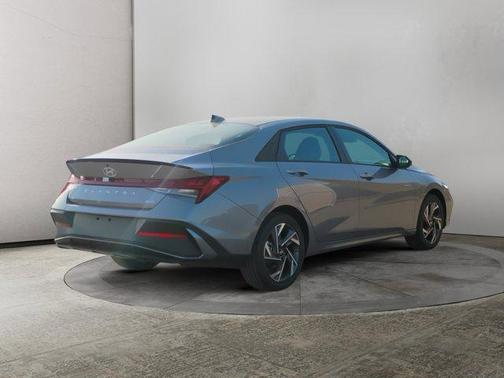2025 Hyundai ELANTRA HEV SEL Sport