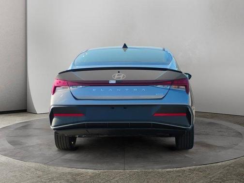 2025 Hyundai ELANTRA HEV SEL Sport