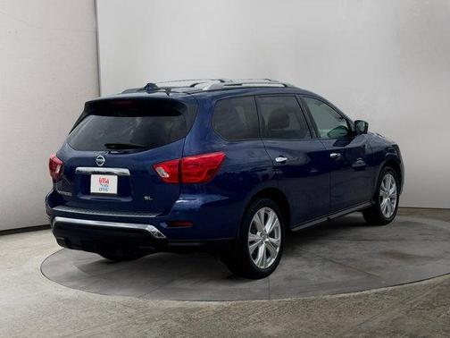 2019 Nissan Pathfinder SL