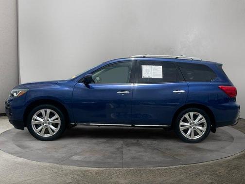 2019 Nissan Pathfinder SL