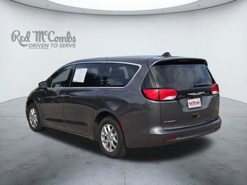 Crystal Metallic 2023 Chrysler Voyager LX