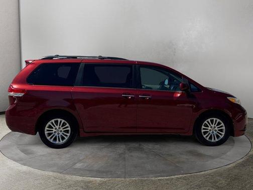 2014 Toyota Sienna XLE