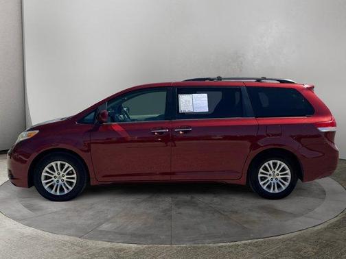 2014 Toyota Sienna XLE