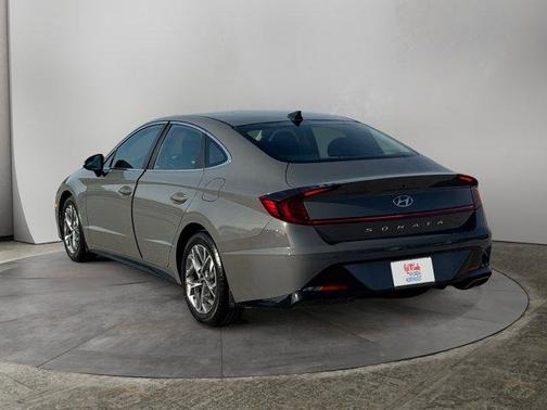 2022 Hyundai SONATA SEL