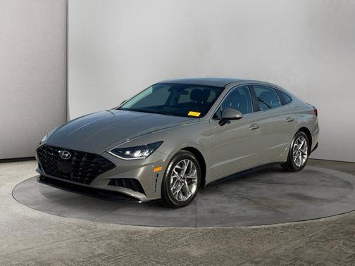 2022 Hyundai SONATA SEL