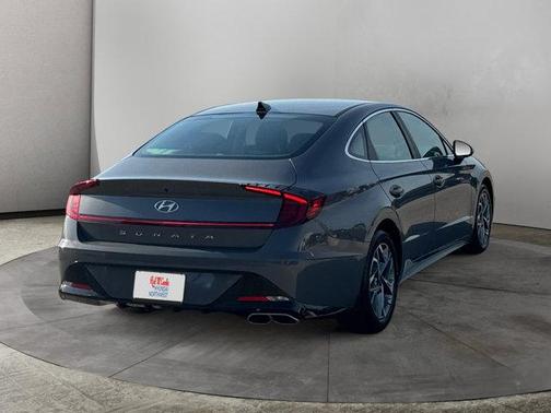 2022 Hyundai SONATA SEL
