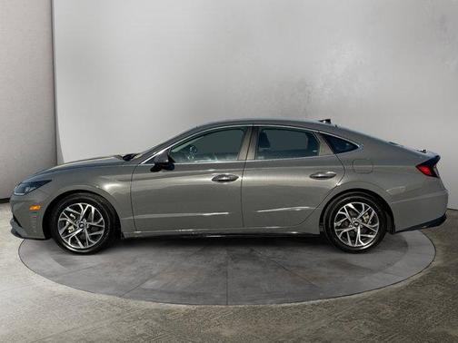 2022 Hyundai SONATA SEL