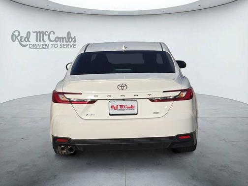 Ice 2025 Toyota Camry SE