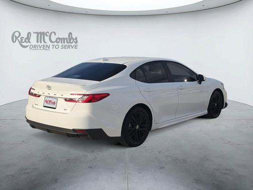 Ice 2025 Toyota Camry SE