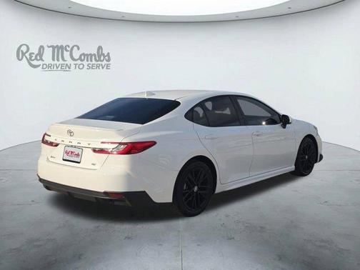 Ice 2025 Toyota Camry SE