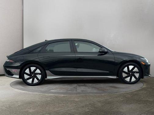 2024 Hyundai IONIQ 6 SE