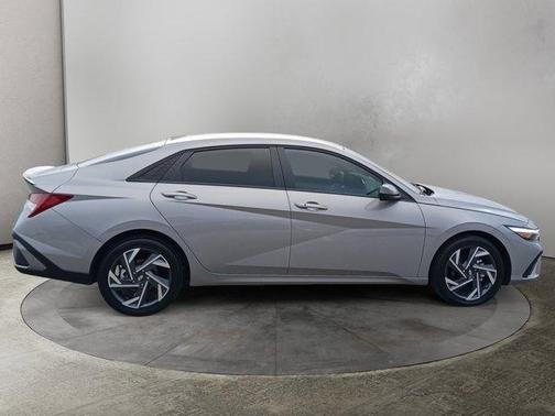 2025 Hyundai ELANTRA HEV SEL Sport