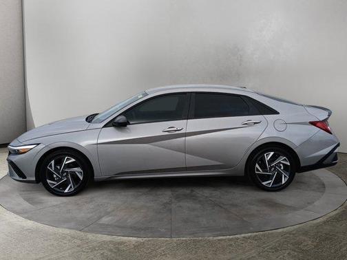 2025 Hyundai ELANTRA HEV SEL Sport