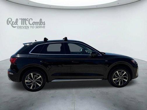 Mythos Black Metallic 2022 Audi Q5 45 S line quattro Premium