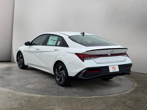 2025 Hyundai ELANTRA HEV SEL Sport