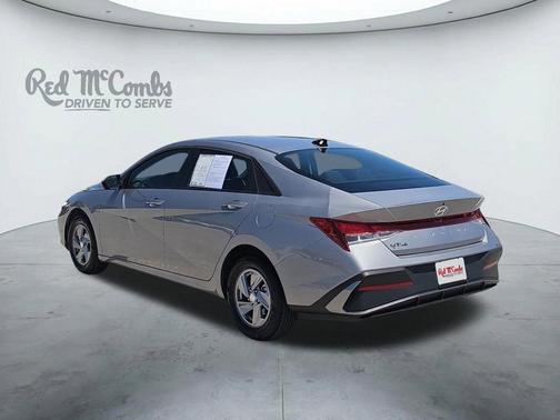 Metal 2025 Hyundai ELANTRA SE